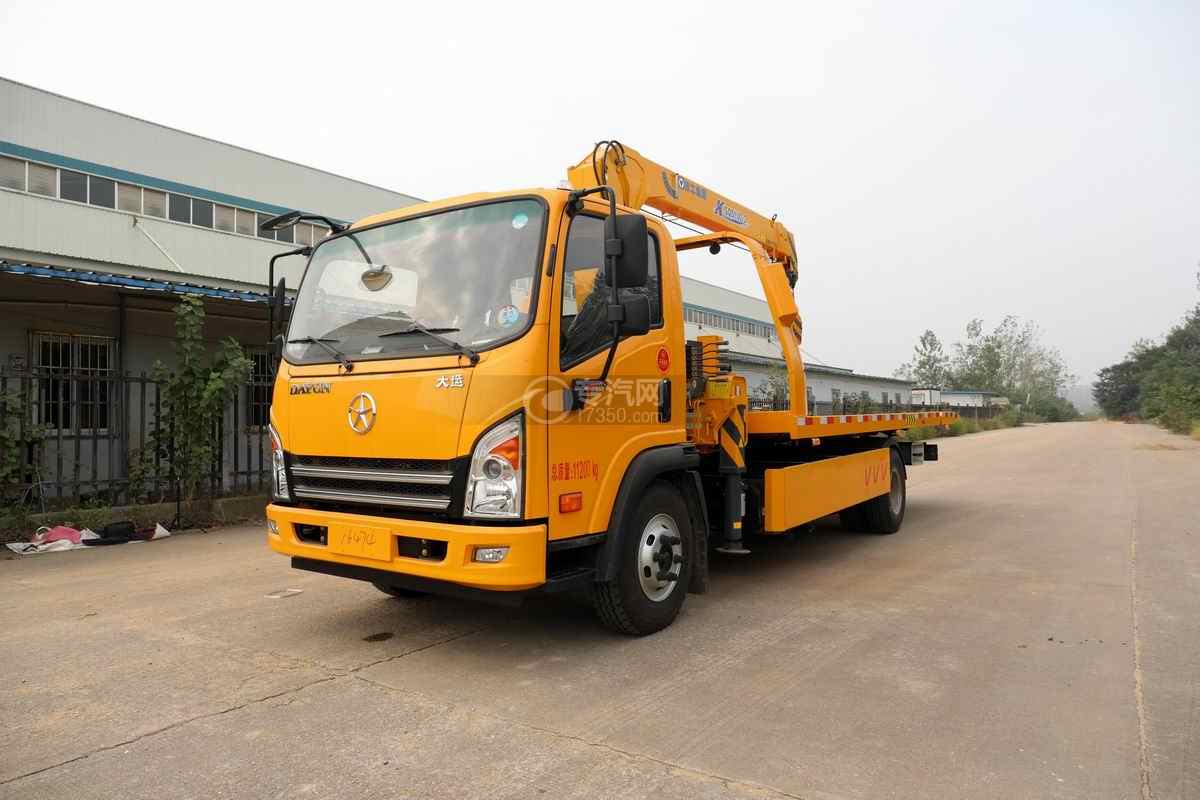 帶吊平板清障車價(jià)格貴嗎？